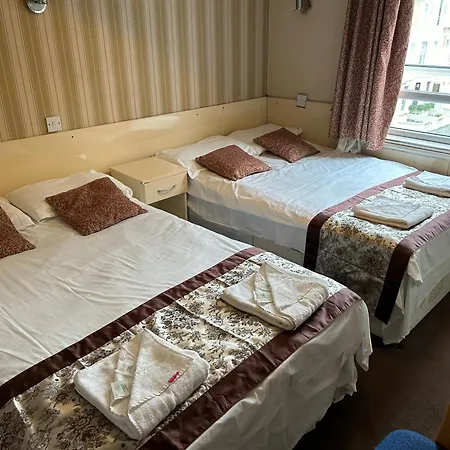 Warwick Road Rooms-2